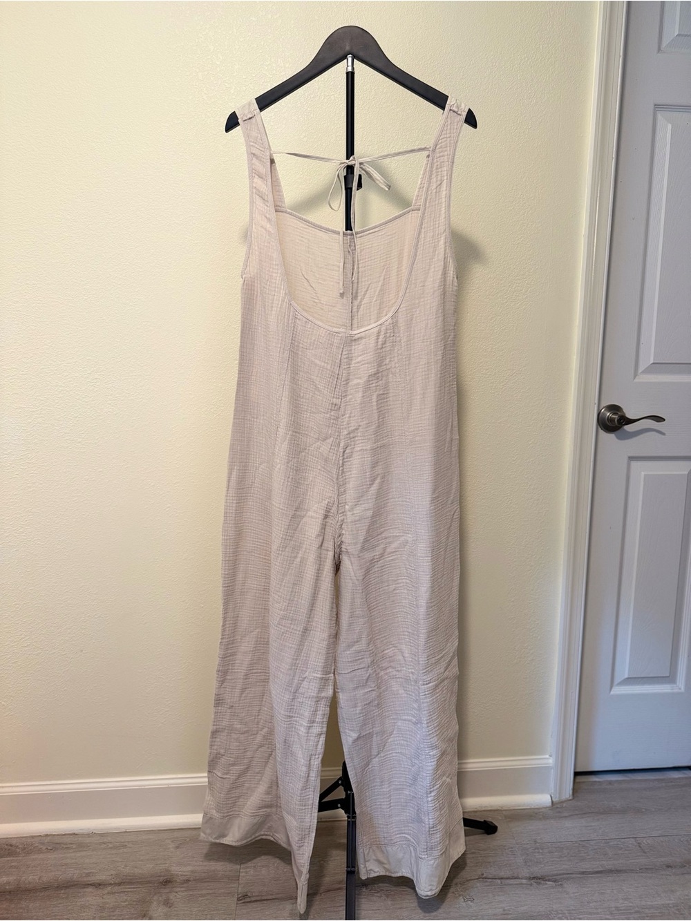 Zenana Set - Beige Gauze Jumpsuit, and Green Brami - S/M/L - Picture 12 of 15